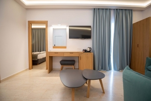 Paleros Beach Resort Hotel Suite 3